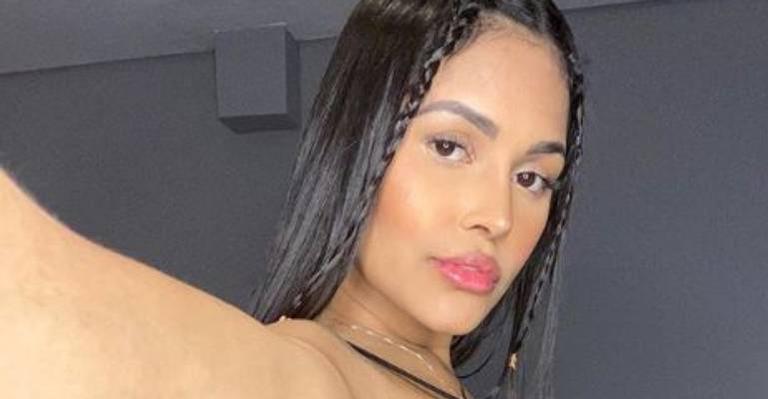 Ex-BBB Flay explode fofurômetro ao compartilhar clique do filho vestido de dinossauro