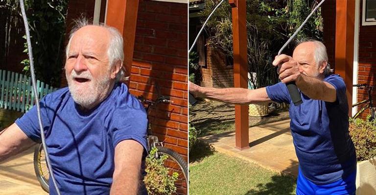 Bem-humorado, Ary Fontoura ‘falha’ ao tentar pular corda: “Não dá mais”