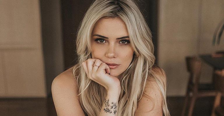 Só de calcinha, ex-BBB Marcela Mc Gowan ostenta bumbum natural e dispensa retoques: “Tenho celulite”