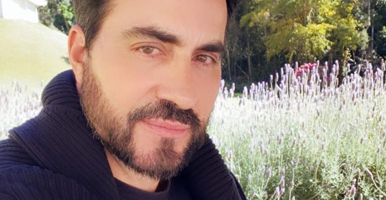 Padre Fábio de Melo faz tatuagem e gera reações controversas: “Até padre tem tattoo”