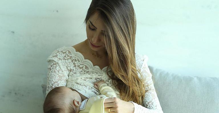 Esposa de Alok faz relato visceral das dificuldades na amamentação do filho: “Me sentia egoísta”