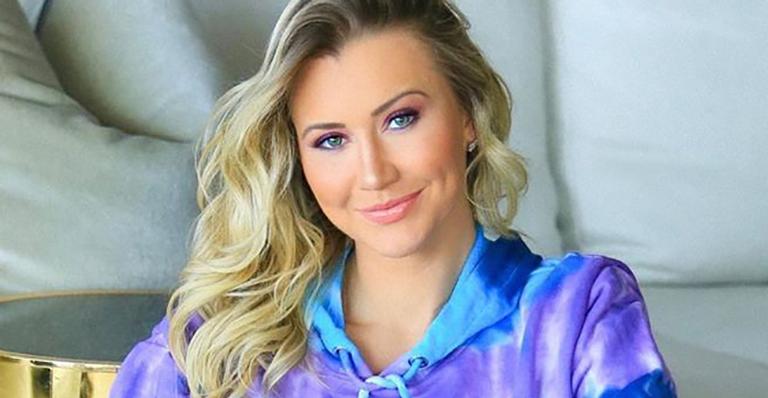 Ana Paula Siebert explode o fofurômetro ao mostrar Vicky de bruços: “Meu amor”