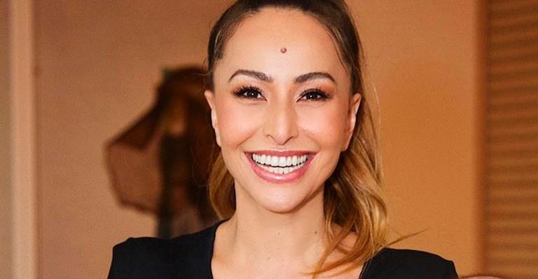 De macacão colado, Sabrina Sato ostenta cada curva do corpão e agrada: “A própria perfeição”