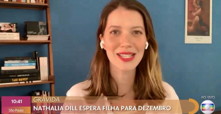 Nathalia Dill mostra barriguinha tímida no quarto mês e fala sobre futuro para filha no ‘Encontro’