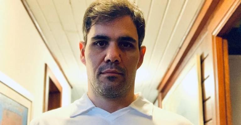 Juliano Cazarré curte passeio ao ar livre com o filho mais novo