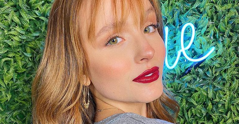 Larissa Manoela surge com a mãe em clique raro e encanta a web: “Te amo para sempre”