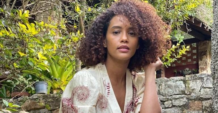 Taís Araújo compartilha clique completamente nua e fãs vão à loucura: ”Sem defeitos”