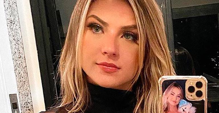 Ex-BBB Gabi Martins aposta em blusa transparente e mostra tudo: “Zero defeitos”