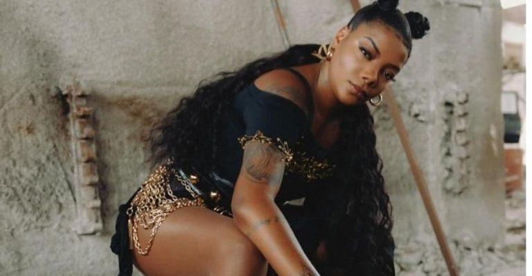 Ludmilla manifesta indignação com ofensa a entregador de aplicativo: “Racismo atuando”