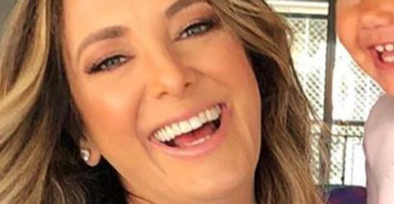Ticiane Pinheiro sofre para segurar a filha de um ano nos braços: “Está gigante”