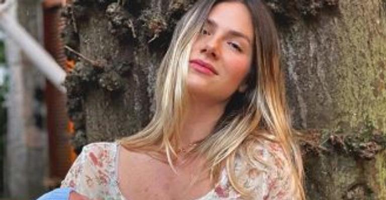 Giovanna Ewbank se emociona e celebra primeiro mês do caçula: ”Completou nossa família”