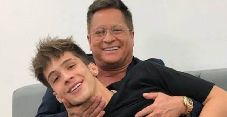 Filho de Leonardo deixa sertanejo de fora e homenageia padrasto no Dia dos Pais