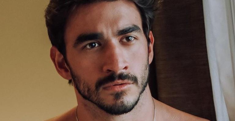 Ex-BBB Gui Napolitano é flagrado curtindo balada em São Paulo