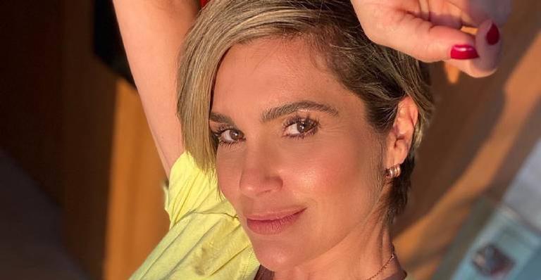 Em passeio de barco, Flávia Alessandra exibe boa forma e arranca suspiros