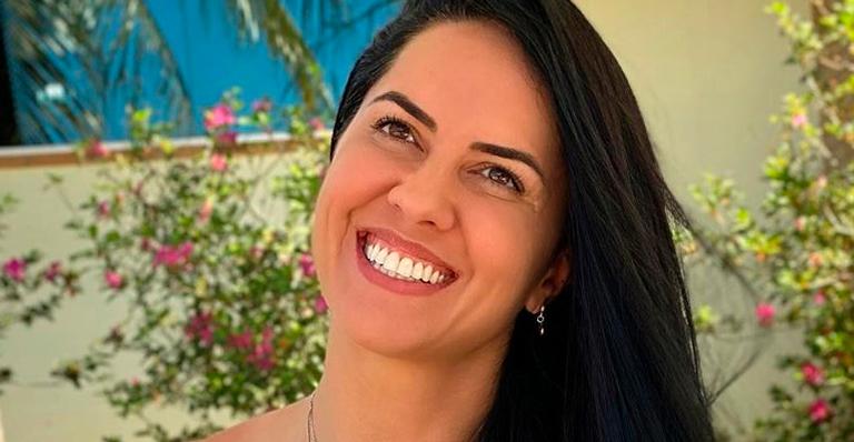 Graciele Lacerda surge irreconhecível em clique antigo e fãs analisam: “Zezé acertou em cheio”