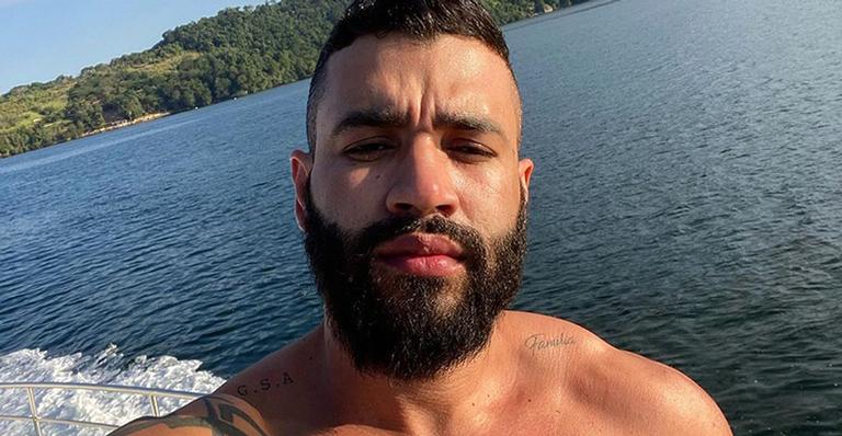 Gusttavo Lima surge agarradinho com os filhos durante soneca e encanta a web: “Grude”