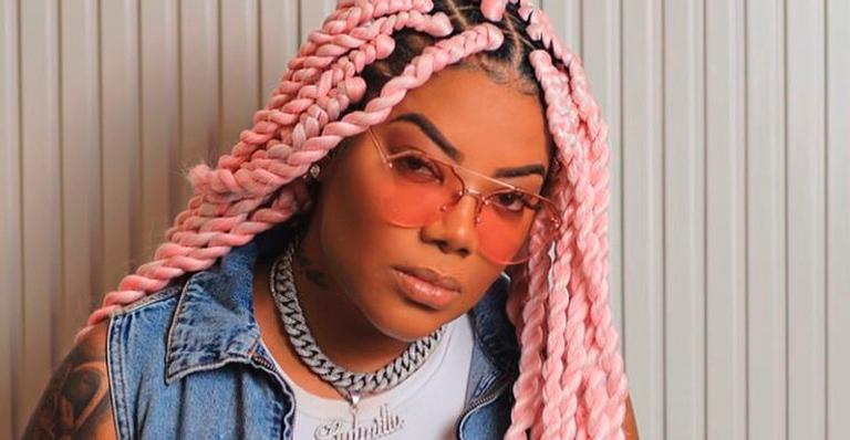 Ludmilla abre macacão até o limite e arrisca mostrar demais: “Surra de beleza”