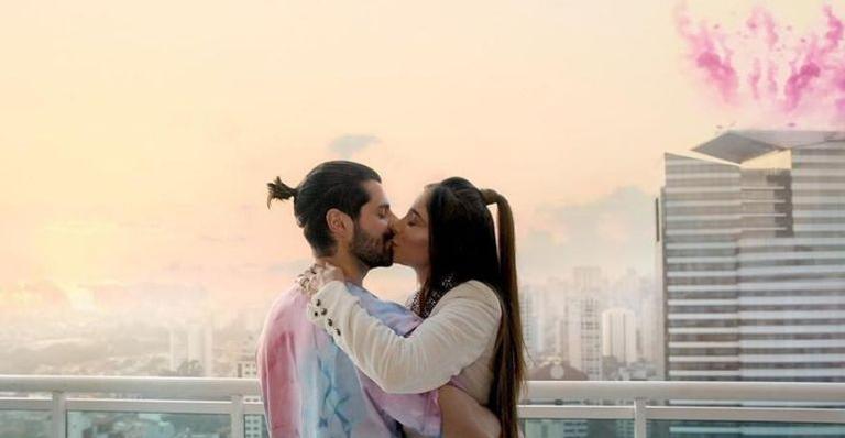 Alok posta recado emocionante sobre gravidez da esposa: “Sonhando acordado”