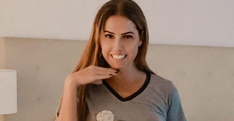 Deborah Secco explode o fofurômetro ao combinar pijamas com a filha: “Nosso passatempo favorito”