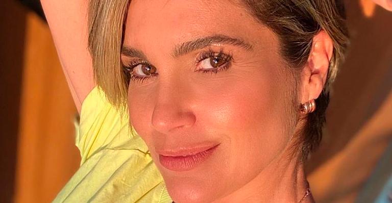 Flávia Alessandra pega firme na malhação e ostenta barriga de tanquinho aos 46 anos: “E tome biscoito”