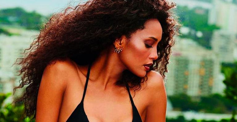 Taís Araujo arrasa ao resgatar foto de maiô e ostenta corpão em forma: “Quanta beleza”