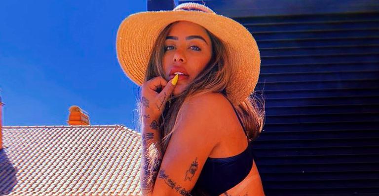 Irmã gata de Neymar Jr. ostenta bumbum gigante de biquíni e tatuagem estratégica aparece: “Verão europeu”