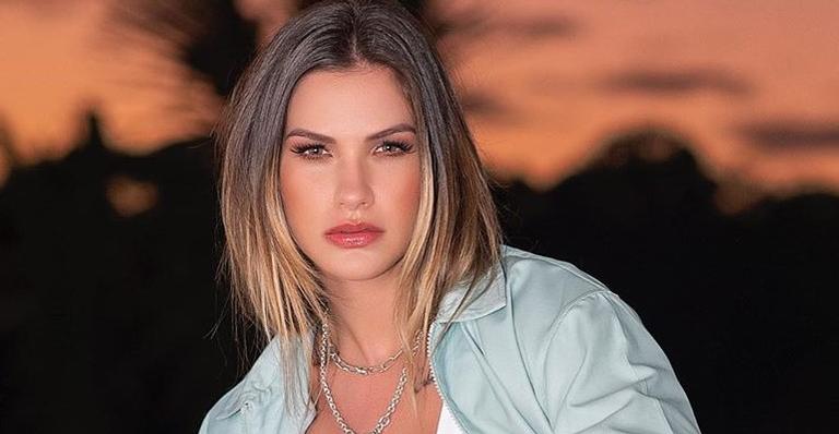 Luxo! Andressa Suita exibe look esportivo de grife de quase R$ 8,5 mil para ficar em casa