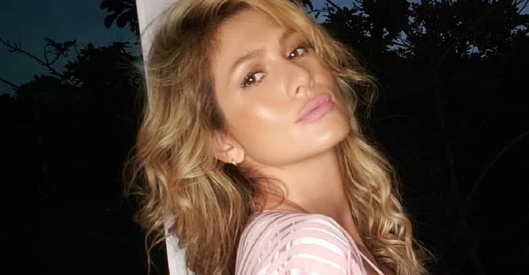 Lívia Andrade eleva a temperatura ao posar só de lingerie na web: “Você é um espetáculo”