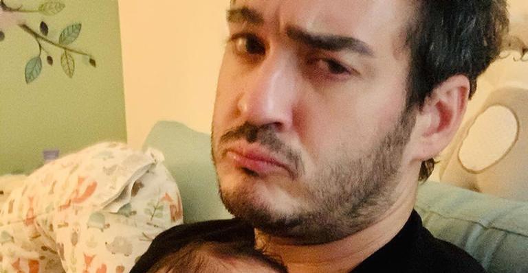 Marcos Veras compartilha clique do primeiro passeio do filho: ”Rolê”