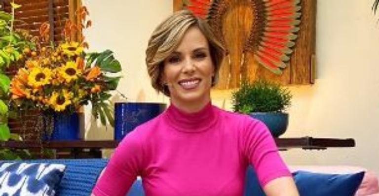 Gente como a gente! Ana Furtado toma banho de mangueira e arranca elogios: ”Radiante!”