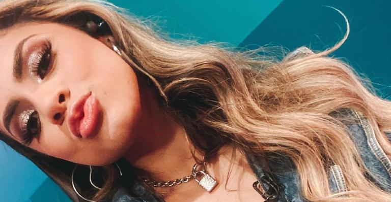 Lexa surge com decote ousado, mostra demais e deixa fãs em choque: ”Deusa”