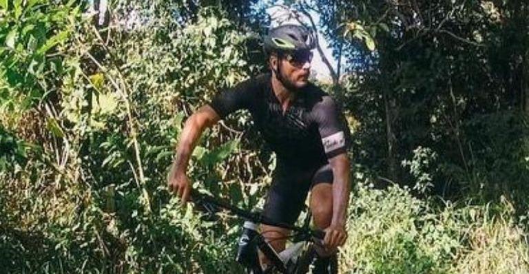 Rodrigo Hilbert mostra clique aventureiro na bicicleta: “Já não vivo sem”