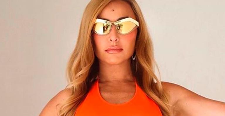Sabrina Sato mostra corpo estilo violão com vestido colado e fendado e ganha elogios: “Maravilhosa”