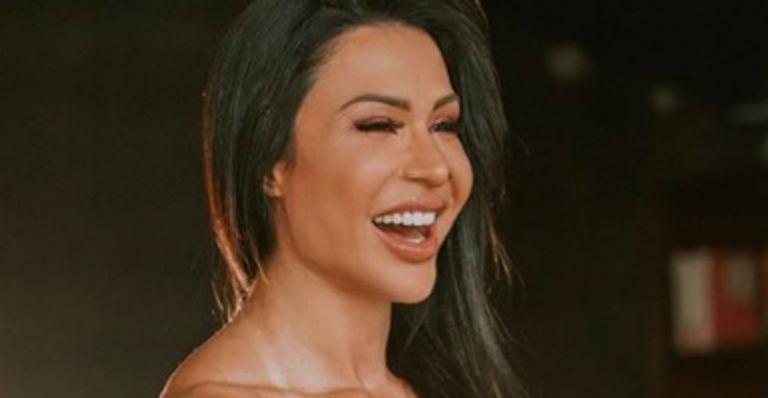 UAU! Gracyane Barbosa surge de lingerie e ostenta abdômen trincado e bumbum imenso: “Não tenho estruturas”