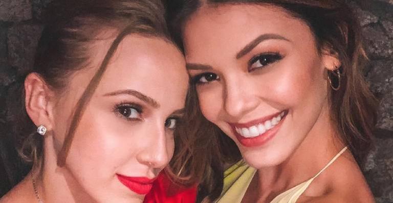 Vitória Strada troca beijão apaixonado com a namorada, Marcela Rica: ”Orgulho da gente”