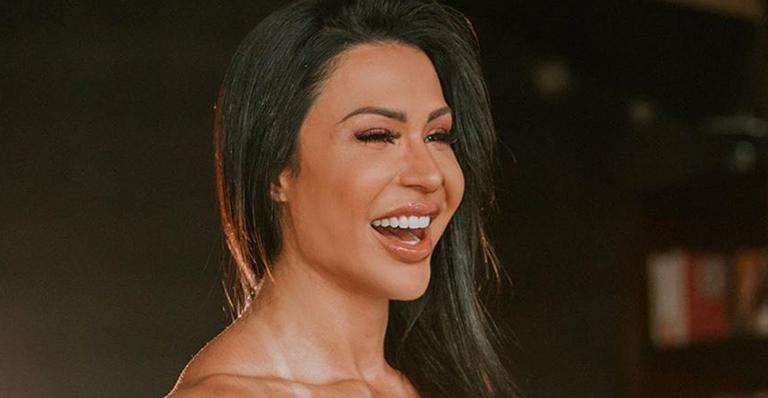 Gracyanne Barbosa arranca suspiros ao posar só de lingerie na web: “Não tenho estruturas”