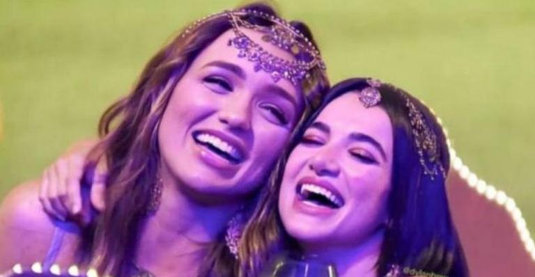 Rafa Kalimann e Manu Gavassi levam fãs à loucura ao surgirem juntas: “Esperei tato por esse encontro”