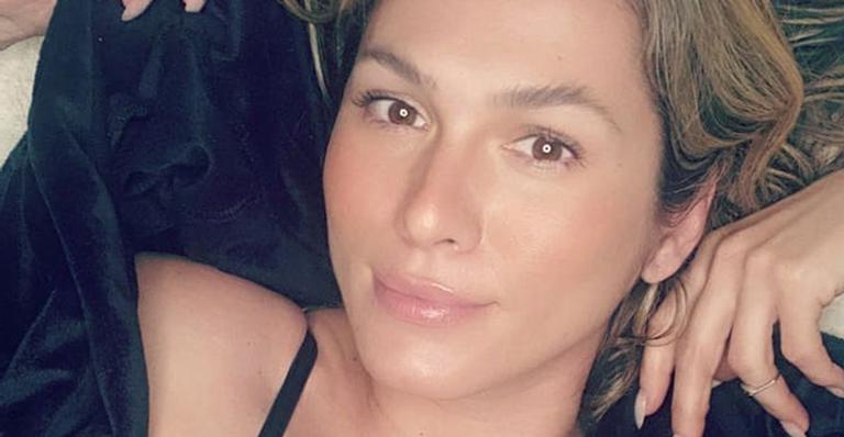 Ousada, Lívia Andrade posa com sutiã transparente e mostra quase tudo: “Bons sonhos”