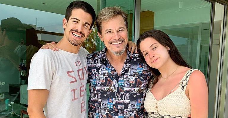 Edson Celulari explode o fofurômetro ao relembrar clique da infância dos filhos: “Amor transborda”
