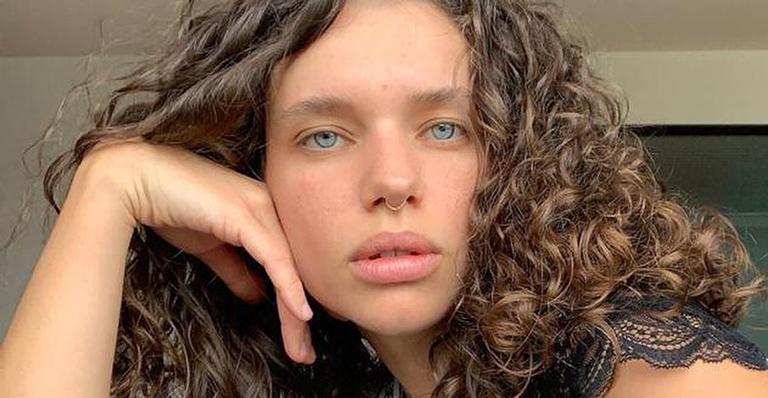 Bruna Linzmeyer sobre se assumir lésbica: “Muitos papéis chegaram porque sou sapatão”