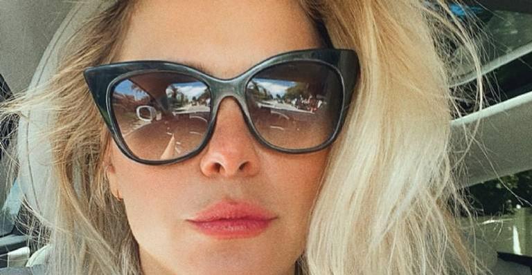 Plena, Carolina Dieckmann arrasa no carão em clique sensual: ”Gata”