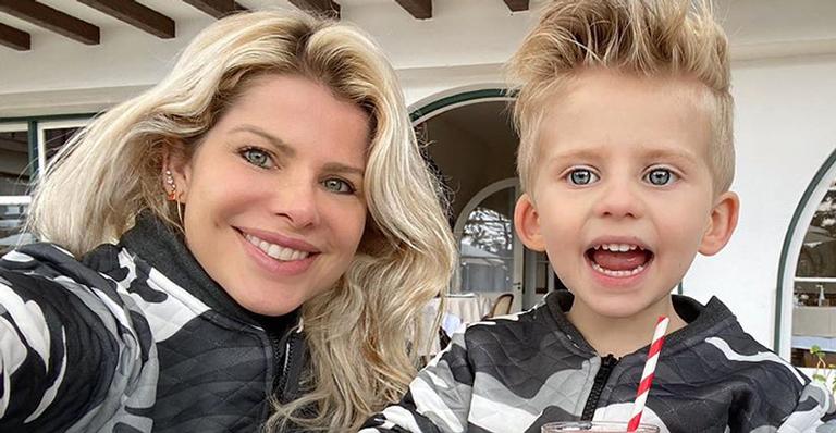 Filho de Karina Bacchi encanta a web ao surgir em passeio a cavalo: “Construindo memórias”