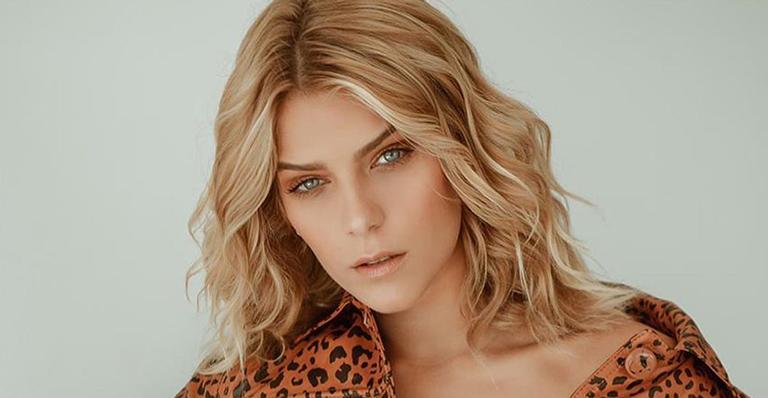 Isabella Santoni eleva a temperatura na web ao posar só de biquíni: “Mulher mais linda do mundo”