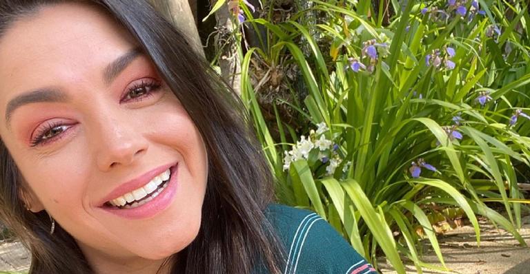 Após receber ‘visita’ em casa, Thais Fersoza lava área externa para proteger os filhos