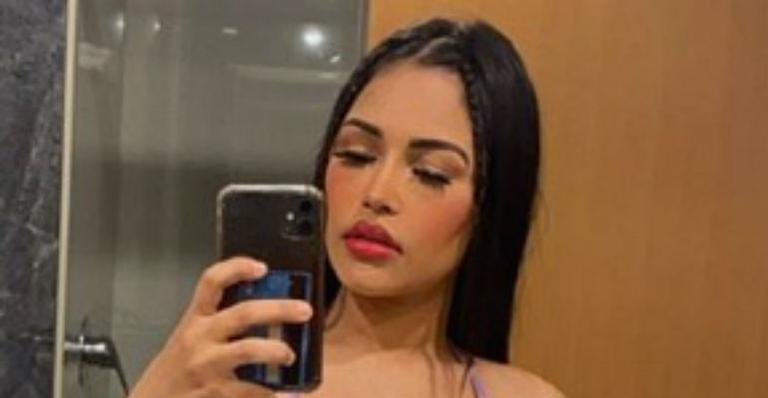 Ex-BBB Flayslane posa de biquíni após lipoaspiração e barriga choca fãs: “É real?”