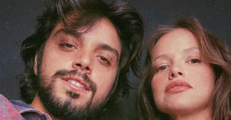 Rodrigo Simas impressiona ao fotografar Agatha Moreira totalmente nua saindo do banho: “Achei poético”