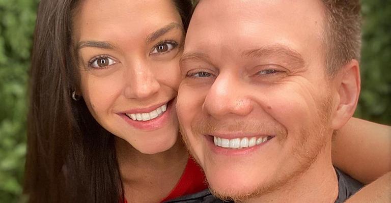 Thais Fersoza desenterra clique inédito do início do namoro com Michel Teló: “Dois adolescentes”