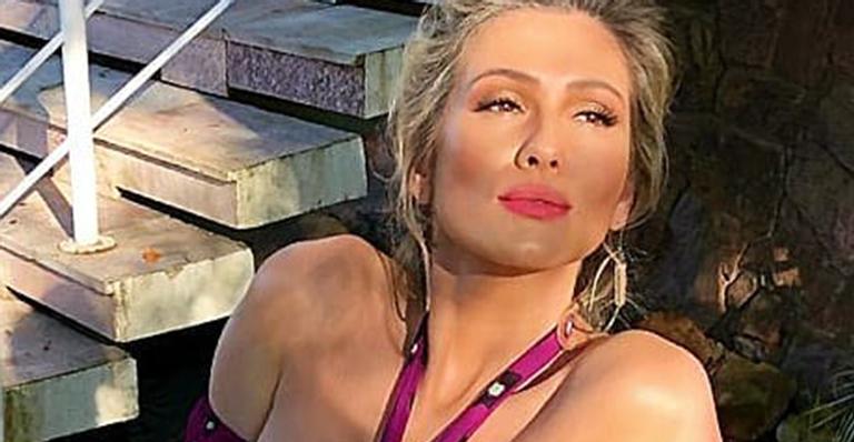 Lívia Andrade surge usando maiô polêmico, deixa o corpão de fora e fãs babam: “Perfeição”