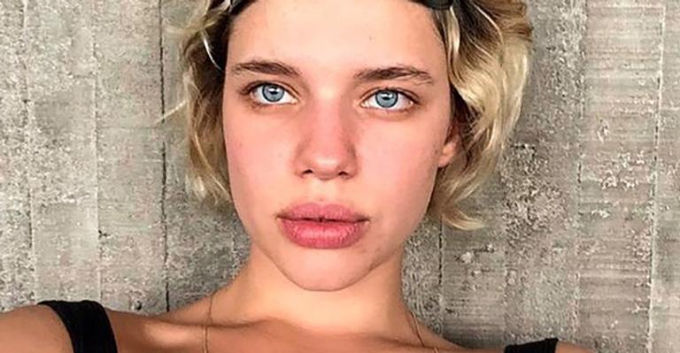 Bruna Linzmeyer dança só de maiô e deixa pernões torneados à mostra: “Deusa”