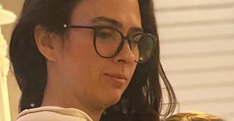 Tata Werneck faz comparação com a filha e ironiza o próprio tamanho: “Terá o dobro da minha altura”